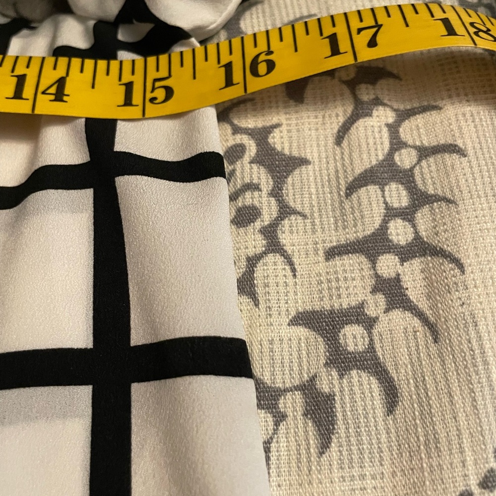 Banana Republic Factory Grid Pattern Blouse - Picture 7 of 7